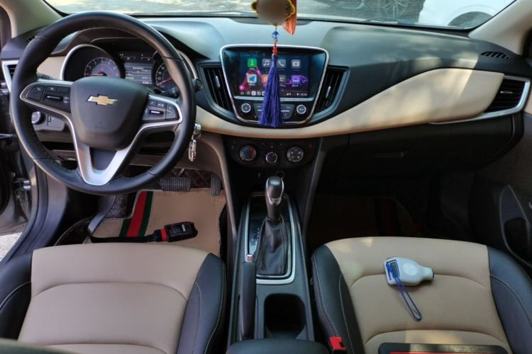 Used Chevrolet Monza 2022 320 Automatic Enjoyment Edition Center Console