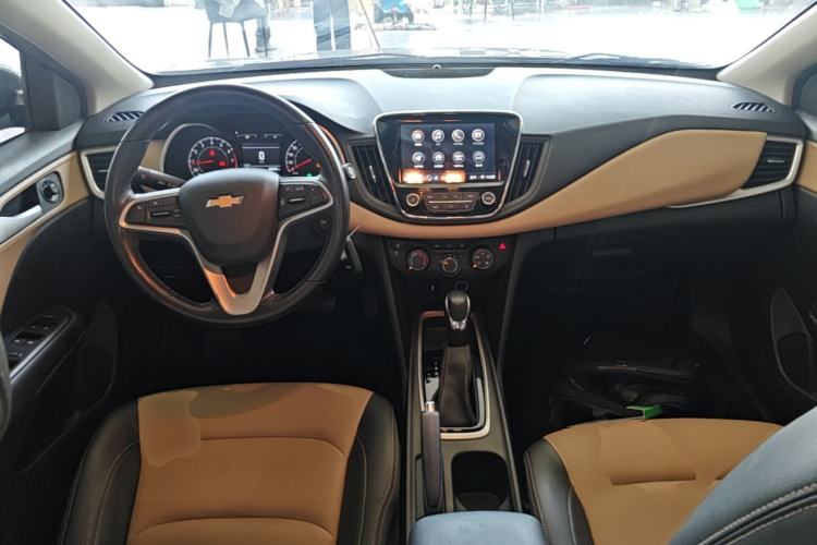 Used Chevrolet Monza 2022 320 Automatic Enjoyment Sunroof Version Center Console