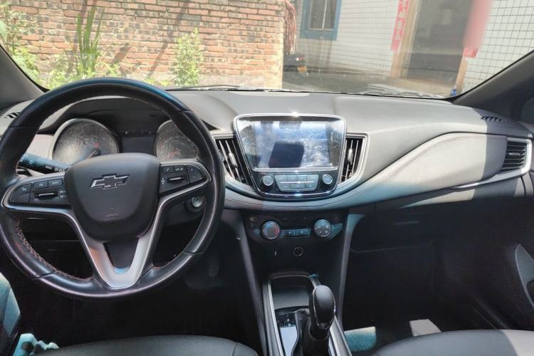 Used Chevrolet Monza 2022 Light Hybrid RS 330T Automatic Comfort Edition Center Console