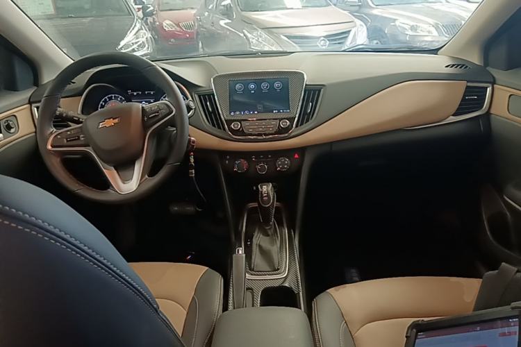 Used Chevrolet Monza 2022 320 Automatic Enjoyment Sunroof Version Center Console