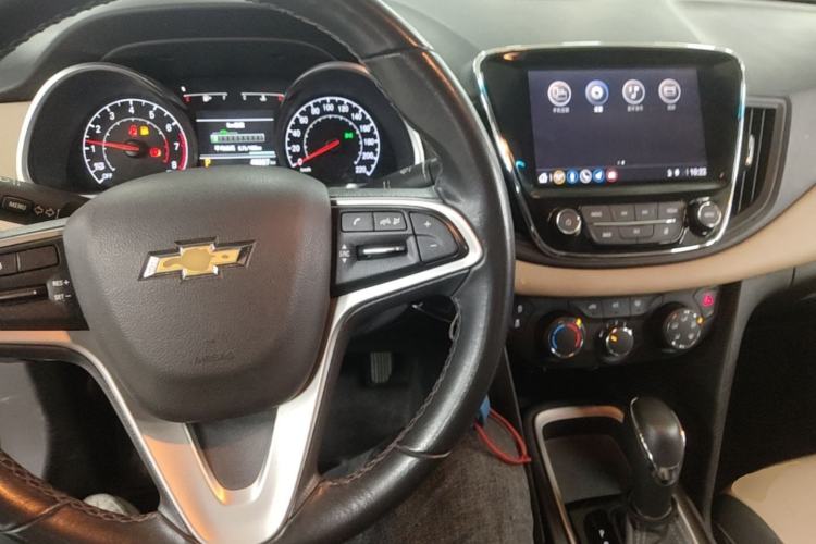 Used Chevrolet Monza 2022 320 Automatic Enjoyment Sunroof Version Center Console