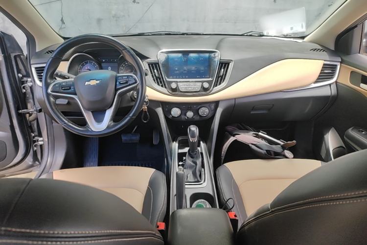 Used Chevrolet Monza 2022 320 Automatic Enjoyment Edition Center Console