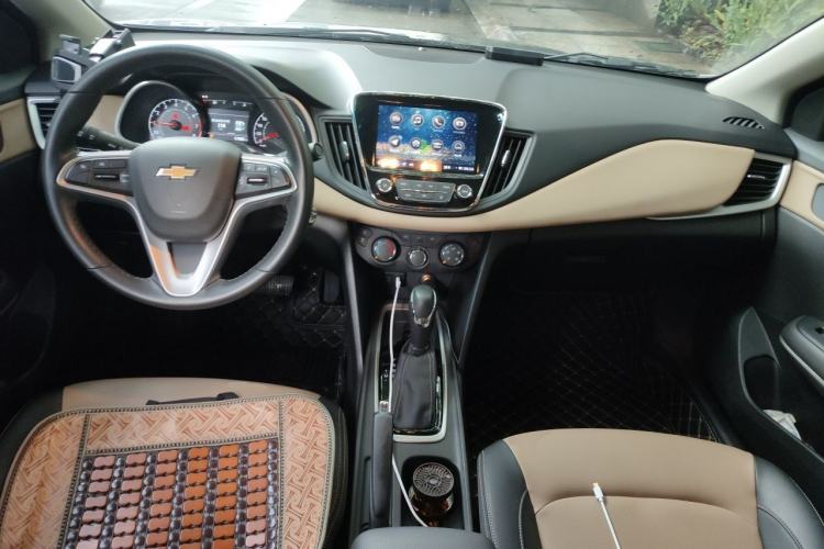 Used Chevrolet Monza 2022 320 Automatic Enjoyment Sunroof Version Center Console