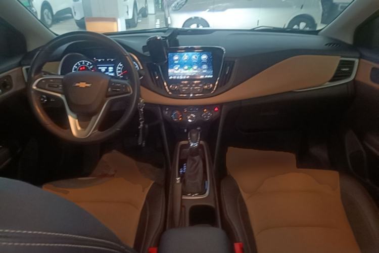 Used Chevrolet Monza 2022 320 Automatic Enjoyment Sunroof Version Center Console