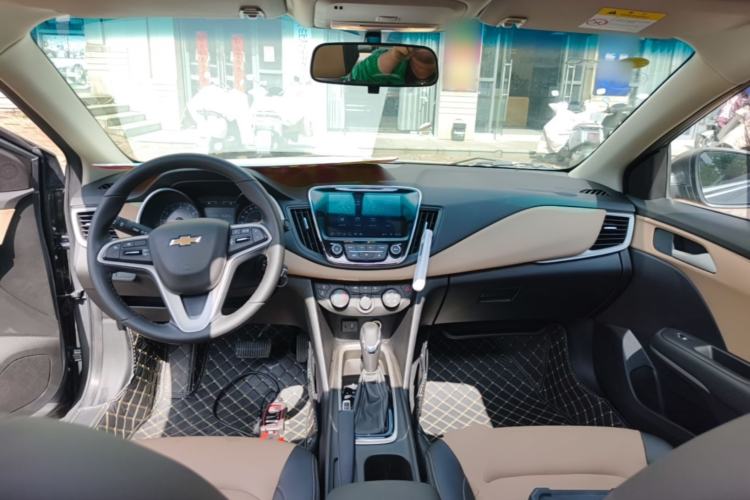 Used Chevrolet Monza 2022 320 Automatic Enjoyment Sunroof Version Center Console