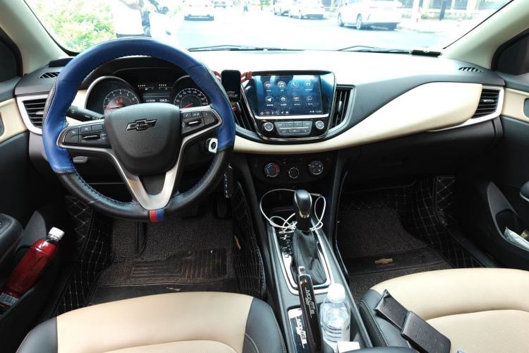 Used Chevrolet Monza 2022 320 Automatic Enjoyment Edition Center Console