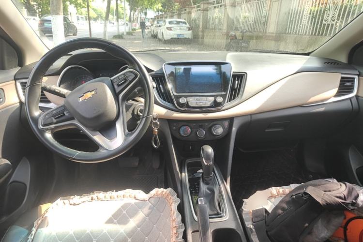 Used Chevrolet Monza 2022 320 Automatic Enjoyment Edition Center Console