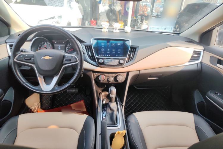 Used Chevrolet Monza 2022 320 Automatic Enjoyment Sunroof Version Center Console