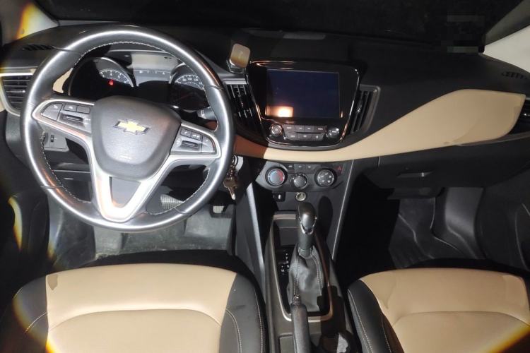 Used Chevrolet Monza 2022 320 Automatic Enjoyment Sunroof Version Center Console