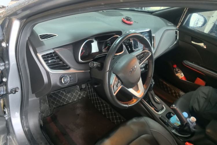 Used Chevrolet Monza 2022 Light Hybrid RS 330T Automatic Comfort Edition Center Console