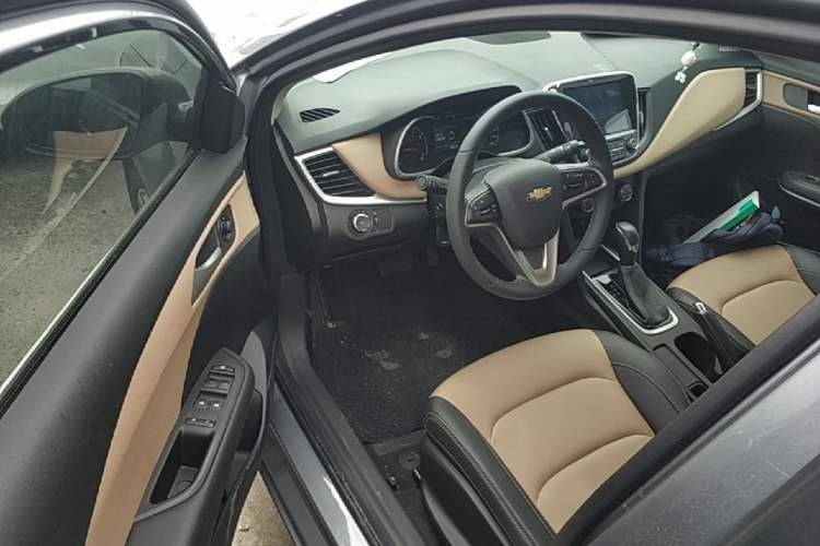Used Chevrolet Monza 2022 320 Automatic Enjoyment Sunroof Version Driver Seat