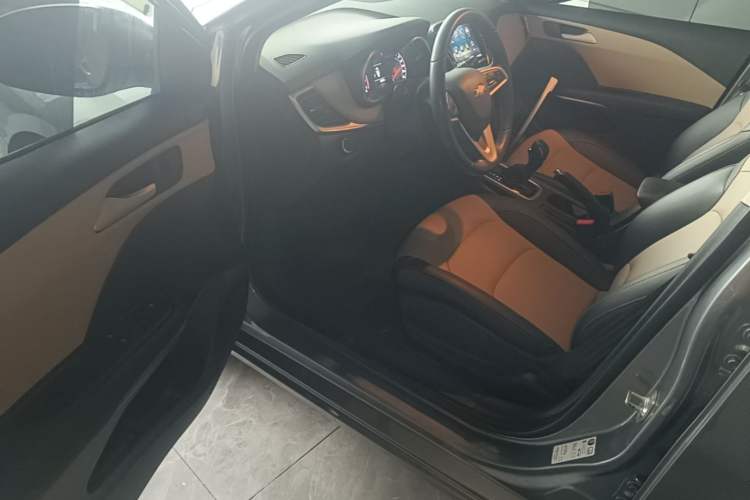 Used Chevrolet Monza 2022 320 Automatic Enjoyment Sunroof Version Driver Seat