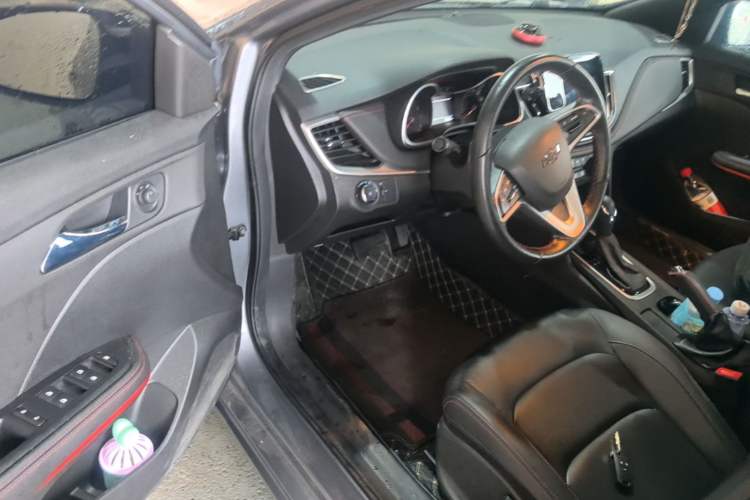 Used Chevrolet Monza 2022 Light Hybrid RS 330T Automatic Comfort Edition Driver Seat