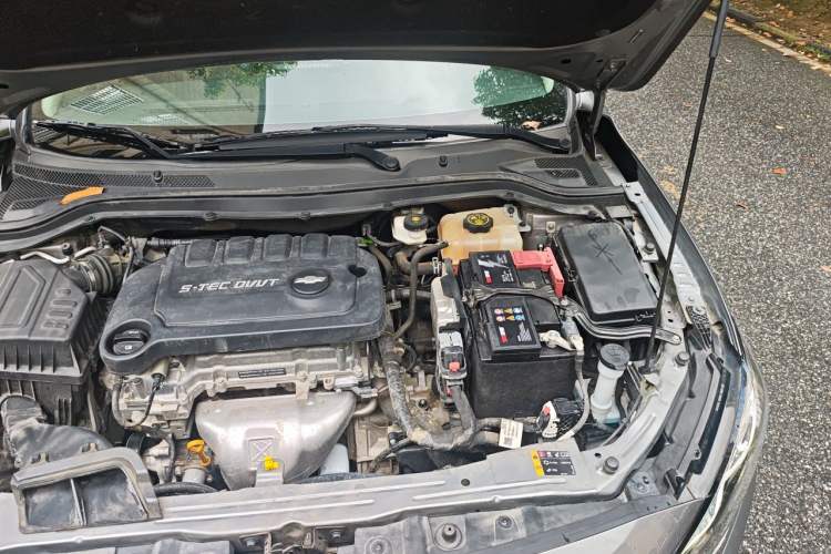 Used Chevrolet Monza 2022 320 Automatic Enjoyment Sunroof Version Engine Bay Left
