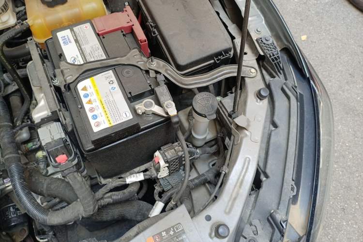 Used Chevrolet Monza 2022 320 Automatic Enjoyment Edition Engine Bay Left