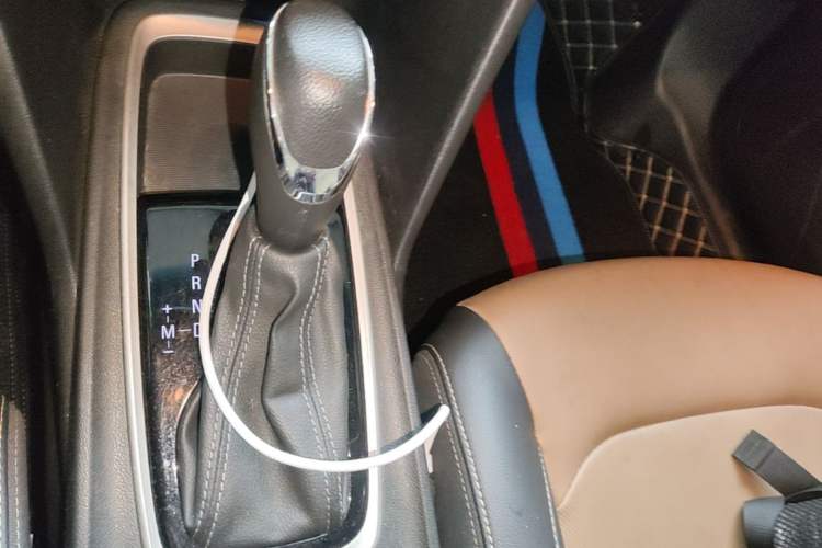 Used Chevrolet Monza 2022 320 Automatic Enjoyment Sunroof Version Gear Lever