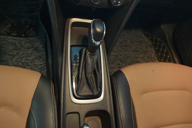 Used Chevrolet Monza 2022 320 Automatic Enjoyment Sunroof Version Gear Lever