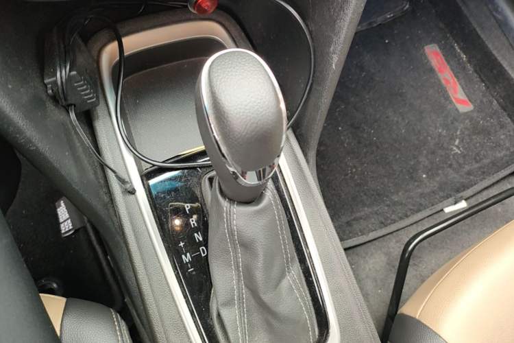 Used Chevrolet Monza 2022 320 Automatic Enjoyment Edition Gear Lever