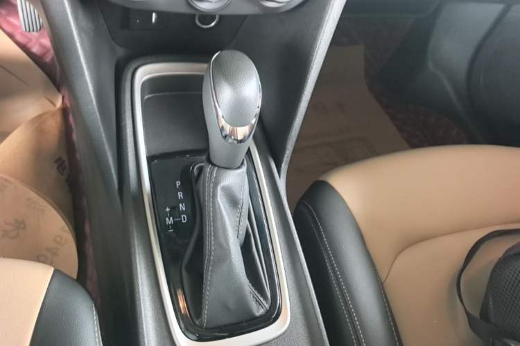 Used Chevrolet Monza 2022 320 Automatic Enjoyment Sunroof Version Gear Lever