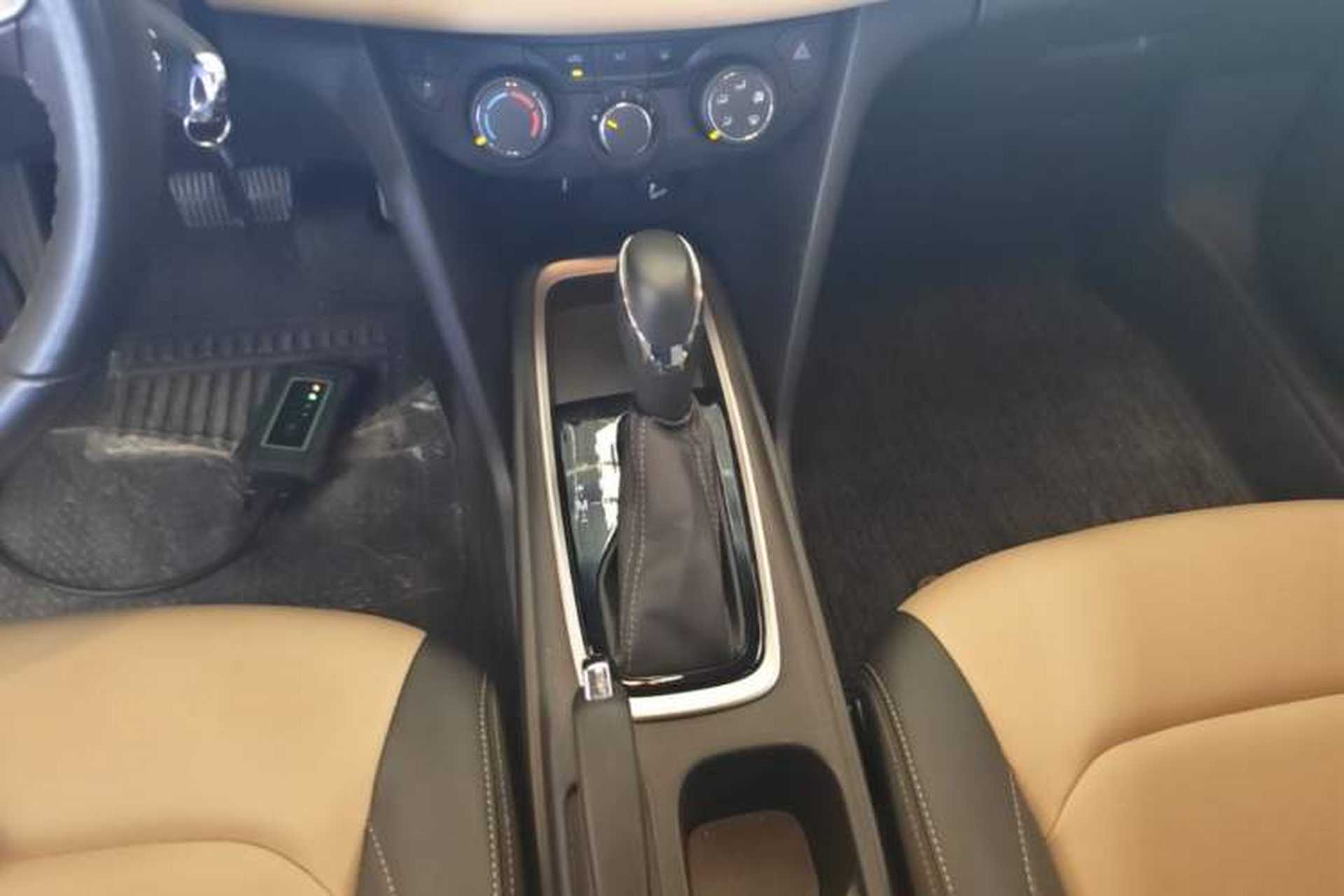 Used Chevrolet Monza 2022 320 Automatic Enjoyment Edition Gear Lever