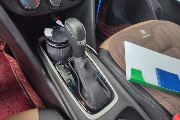 Used Chevrolet Monza 2022 320 Automatic Enjoyment Sunroof Version Gear Lever