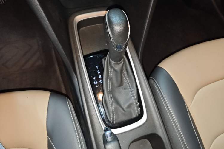 Used Chevrolet Monza 2022 320 Automatic Enjoyment Edition Gear Lever