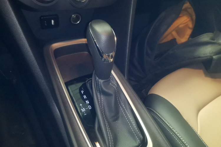 Used Chevrolet Monza 2022 320 Automatic Enjoyment Sunroof Version Gear Lever