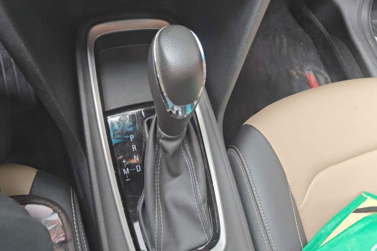 Used Chevrolet Monza 2022 320 Automatic Enjoyment Sunroof Version Gear Lever