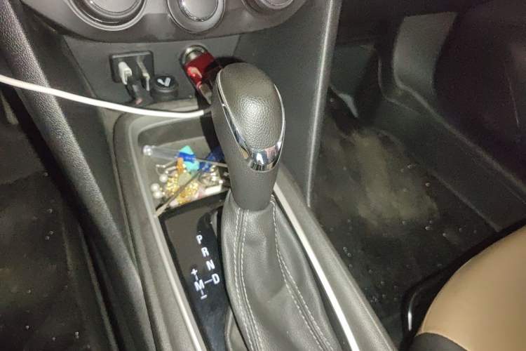 Used Chevrolet Monza 2022 320 Automatic Enjoyment Sunroof Version Gear Lever
