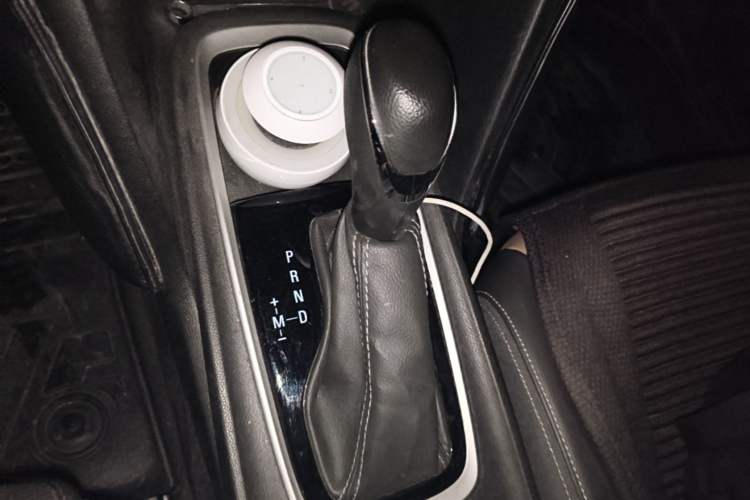 Used Chevrolet Monza 2022 320 Automatic Enjoyment Sunroof Version Gear Lever