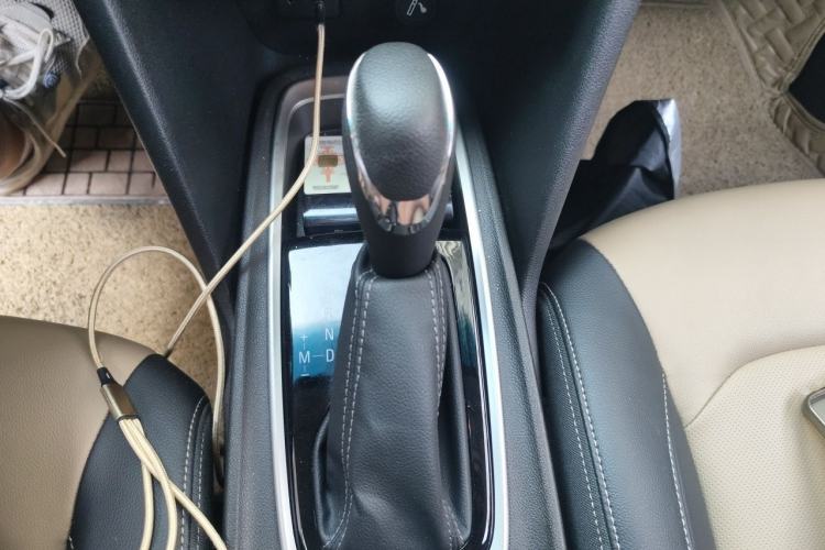 Used Chevrolet Monza 2022 320 Automatic Enjoyment Edition Gear Lever