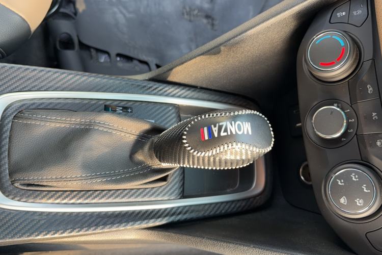 Used Chevrolet Monza 2022 320 Automatic Enjoyment Sunroof Version Gear Lever