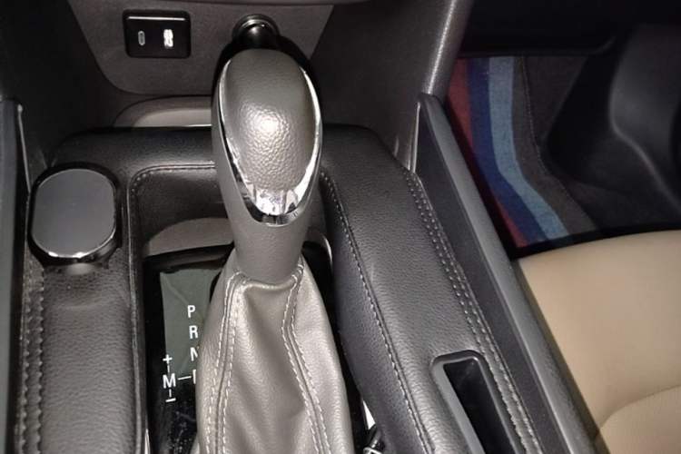 Used Chevrolet Monza 2022 320 Automatic Enjoyment Edition Gear Lever