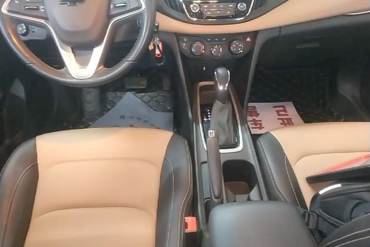 Used Chevrolet Monza 2022 320 Automatic Enjoyment Edition Gear Lever