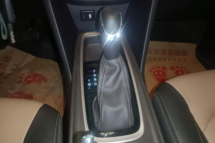 Used Chevrolet Monza 2022 320 Automatic Enjoyment Sunroof Version Gear Lever