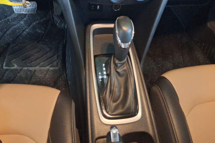 Used Chevrolet Monza 2022 320 Automatic Enjoyment Sunroof Version Gear Lever
