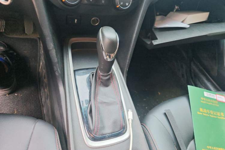 Used Chevrolet Monza 2022 Light Hybrid RS 330T Automatic Comfort Edition Gear Lever