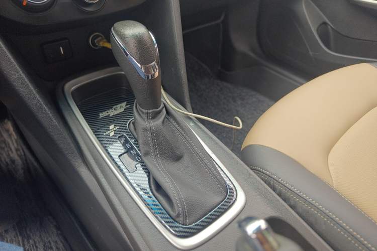 Used Chevrolet Monza 2022 320 Automatic Enjoyment Sunroof Version Gear Lever