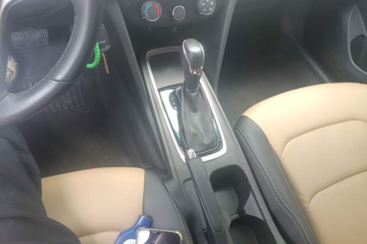 Used Chevrolet Monza 2022 320 Automatic Enjoyment Sunroof Version Gear Lever