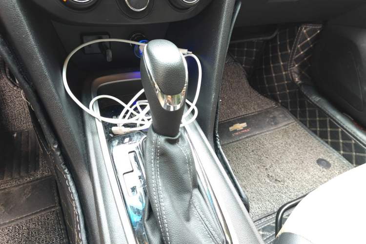 Used Chevrolet Monza 2022 320 Automatic Enjoyment Edition Gear Lever