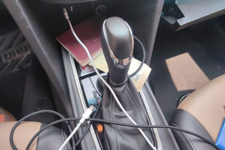 Used Chevrolet Monza 2022 320 Automatic Enjoyment Sunroof Version Gear Lever