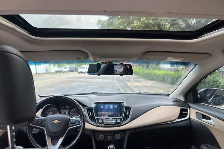Used Chevrolet Monza 2022 320 Automatic Enjoyment Sunroof Version Interior 4