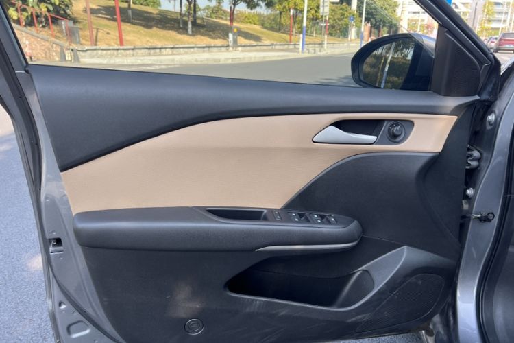 Used Chevrolet Monza 2022 320 Automatic Enjoyment Sunroof Version Interior 8