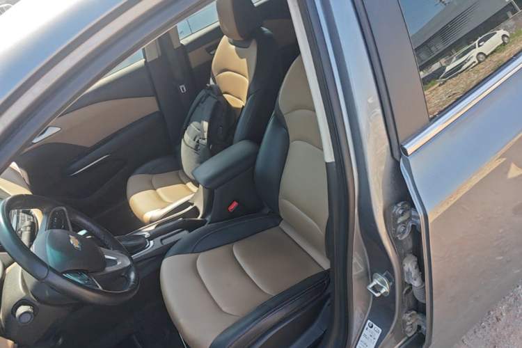 Used Chevrolet Monza 2022 320 Automatic Enjoyment Sunroof Version Left Front Seat