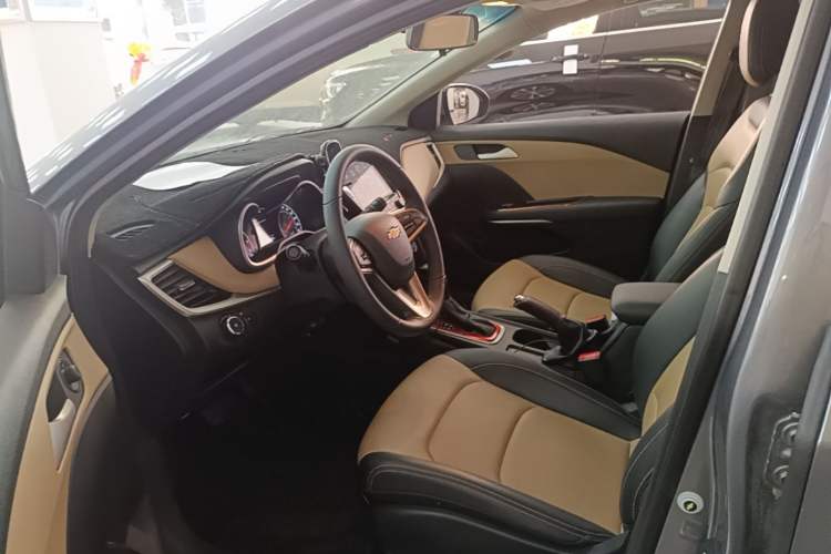 Used Chevrolet Monza 2022 320 Automatic Enjoyment Sunroof Version Left Front Seat
