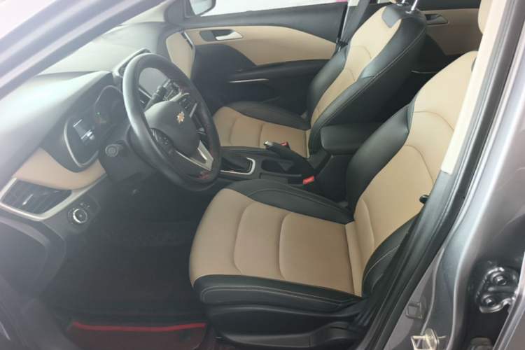 Used Chevrolet Monza 2022 320 Automatic Enjoyment Sunroof Version Left Front Seat