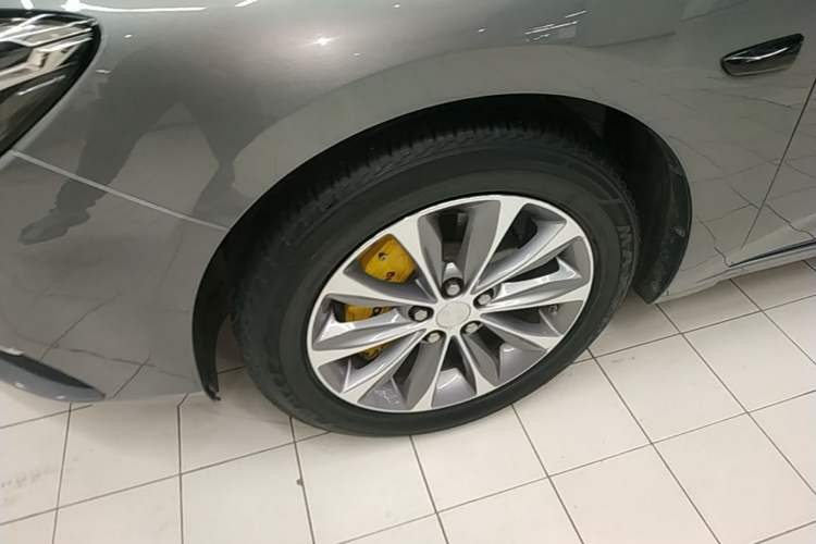 Used Chevrolet Monza 2022 320 Automatic Enjoyment Sunroof Version Left Front Wheel Hub