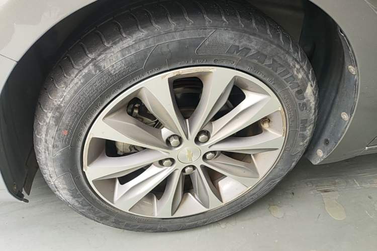 Used Chevrolet Monza 2022 320 Automatic Enjoyment Sunroof Version Left Front Wheel Hub