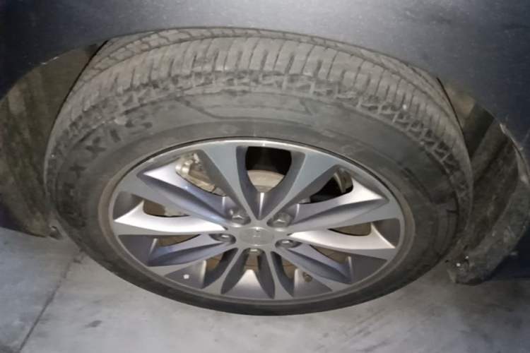 Used Chevrolet Monza 2022 320 Automatic Enjoyment Sunroof Version Left Front Wheel Hub