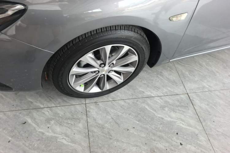Used Chevrolet Monza 2022 320 Automatic Enjoyment Sunroof Version Left Front Wheel Hub